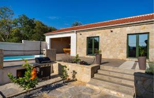 4 Bedroom Cozy Home In Krusevo