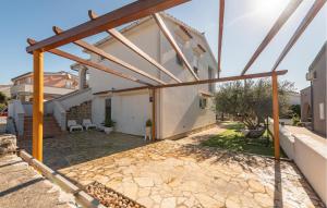 2 Bedroom Amazing Apartment In Povljana