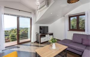 2 Bedroom Cozy Apartment In Matulji 