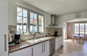 Maisons de vacances Maison proche du Phare de Trezien vue mer : photos des chambres