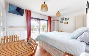 Maisons de vacances 2 Bedroom Cozy Home In Ault : photos des chambres