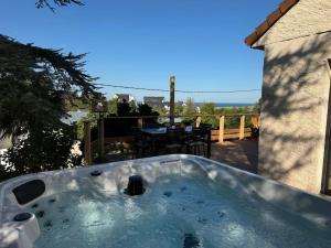 La Villa de l Observatoire jacuzzi vue mer
