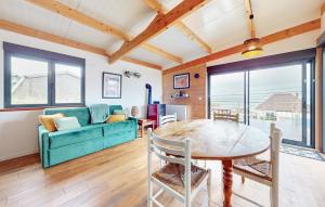 Maisons de vacances 2 Bedroom Cozy Home In Ault : photos des chambres