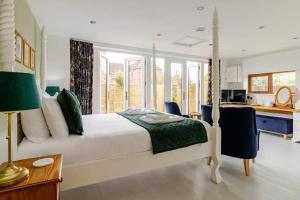 Stylish country apartment near Rookery Hall