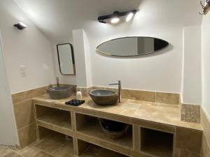 Maisons de vacances demeure de luxe, piscine sauna billard petanque : photos des chambres