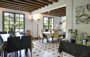 Beautiful Home In Yèvre-La-Ville