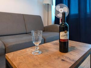 Gdynia Seaside Apartment - Balcony, Workspace, Bus - by Rentujemy