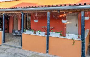 Cozy Apartment In Benkovac With Wifi 