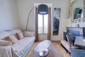 F2 Parisien - Père Lachaise