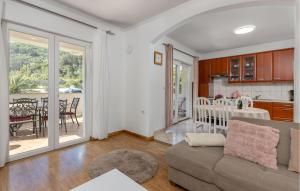 3 Bedroom Pet Friendly Home In Supetarska Draga 