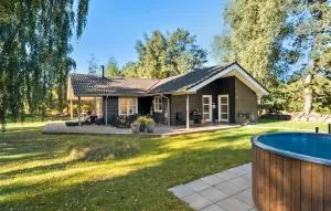 4 Bedroom Beautiful Home In Nykøbing Sj - Rørvig