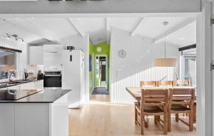 Three-Bedroom Holiday Home In Vaggerlose