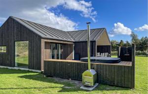 3 Bedroom Beautiful Home In Væggerløse