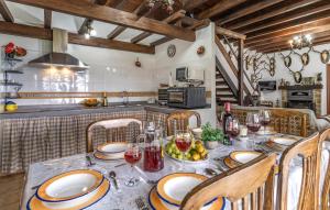 3 Bedroom Cozy Home In Algatocin