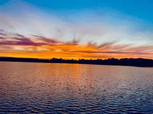 Lake Front Home with Pool and Stunning Views - Becker