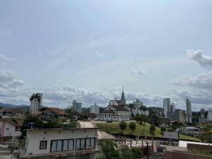 Suíte Com Vista Privilegiada poucos minutos Vila Germânica Oktoberfest