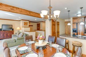 Mtn-View Steamboat Condo Shuttle to Resort