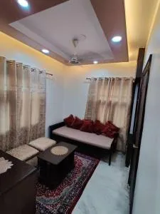 Hidden Gem 2- 1 BHK With Aminities - Shakūrpur