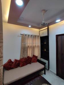 Hidden Gem 2- 1 BHK With Aminities