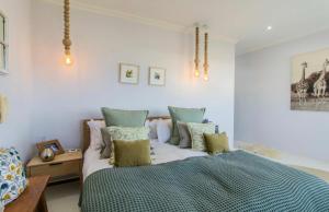 105 on Beach, Sage Room