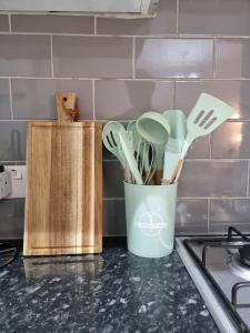 Tranquil and serene home WIFI, Parking and smart TV