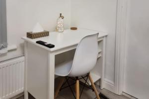 Tranquil and serene home WIFI, Parking and smart TV