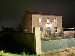 Casa Rural con barbacoa y juegos