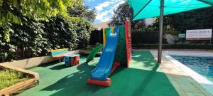 Apartamento Império Romano - 2 QUARTOS, 24HS PISCINA