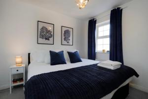 FreeParking,Contractors,Wifi, SmartTV