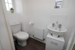 FreeParking,Contractors,Wifi, SmartTV