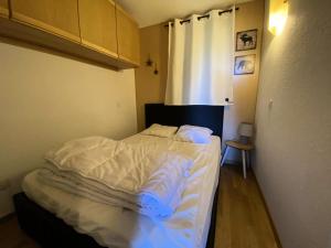 Résidence Soleil - Appartement T2 skis aux pieds avec vue sur les montagnes et place de parking privée couverte MAE-5401