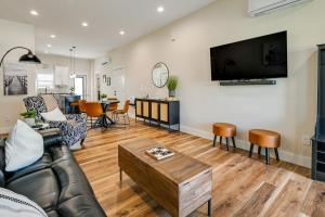 Near CU and Dtwn! Campbellsville Home with Game Room