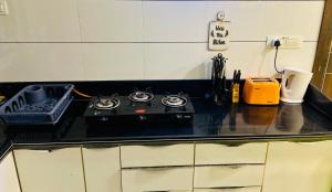 7 Seasons Palm Suite with Sky Orbit, Balcony, Swimming pool, WIFI, Playground