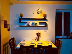 7 Seasons Palm Suite with Sky Orbit, Balcony, Swimming pool, WIFI, Playground