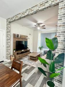 Stylish 3Bedroom Aparment w Games & Free Parking