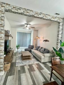 Stylish 3Bedroom Aparment w Games & Free Parking