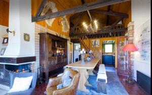 Grand chalet de charme cosy, sauna & vue de rêve