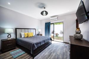 Private Pool Ping-Pong Table Walk to Beach Villa