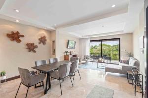 Spacious Luxury 4 Bed Condo in Ocotal