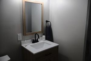 Buck Run - a secluded cabin in Rockbridge, OH