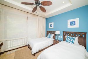 Captivating Ocean Views Condo with Pool