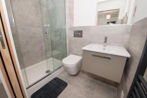 Deluxe 2 Bed York Flat with Gym Sleeps 6