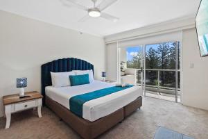 Oscar on Main 2B - Heart of Main Beach Ocean Views - Hosted by Coastal Letting Co.