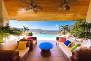 Breathtaking Views & Stunning Infinity Pool