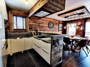 Résidence Grand Theatre - Appartement duplex dexception, belle exposition, au calme MAE-0881