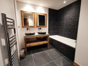 Résidence Grand Theatre - Appartement duplex dexception, belle exposition, au calme MAE-0881