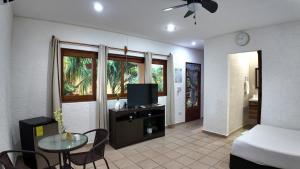 Hotel Bosque Caribe, 5th Av. zone