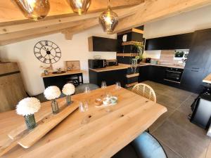 Résidence Le Hameau Des Cornuts - Vivez un séjour de charme dans cet appartement sous toit MAE-1021