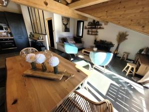 Résidence Le Hameau Des Cornuts - Vivez un séjour de charme dans cet appartement sous toit MAE-1021