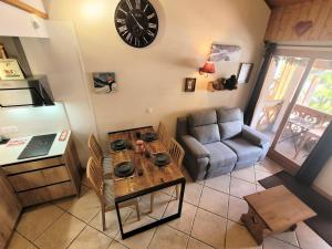 Résidence Lion Dor - Appartement rénové, centre station, au calme, exposé Est-Ouest MAE-1091